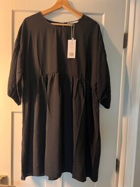Relaxed Black Women's Smocked Waist Tunic Dress